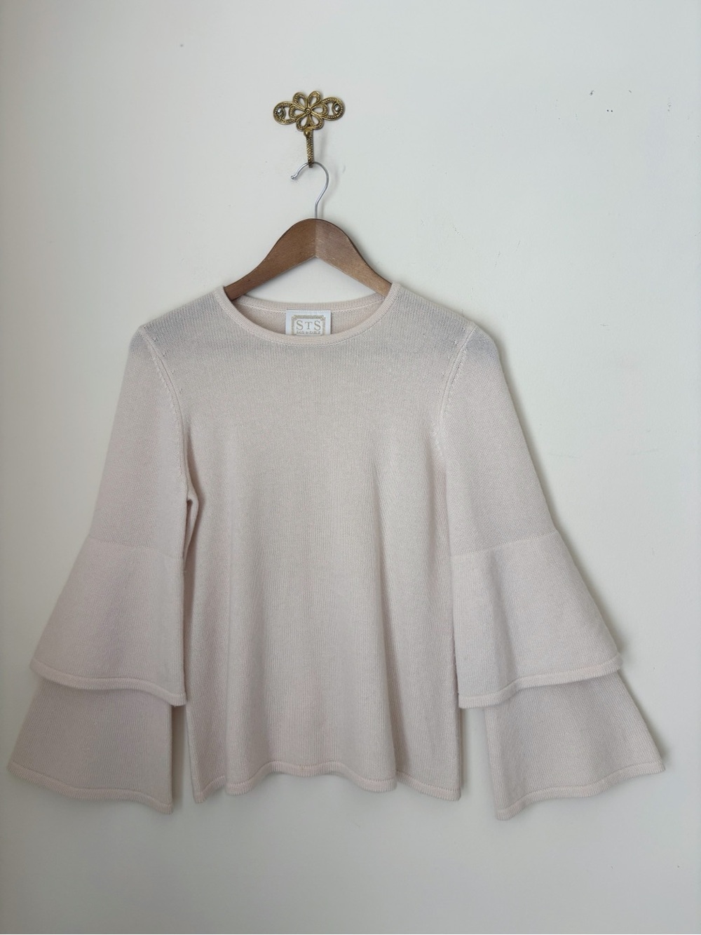 STS Sail to Sable Cream Wool Cashmere Bell Sleeve Sweater Small